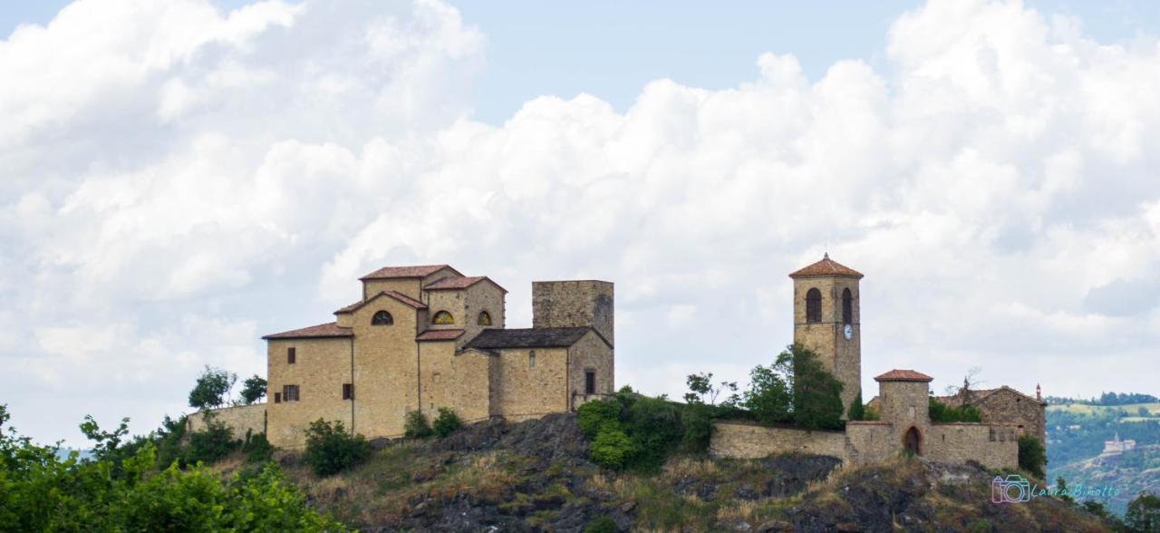 Antiche Vie B&B Serramazzoni エクステリア 写真